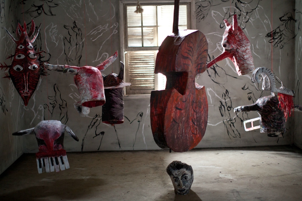 Cena de O Diabo Era Mais Embaixo, média-metragem de Manu Maltez