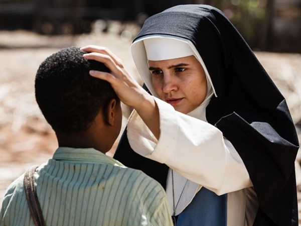 Cena do filme Irmã Dulce