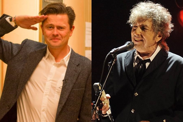 O cantor Bob Dylan, à direita, e o superfã dele, Fredrik Wikingsson, à esquerda