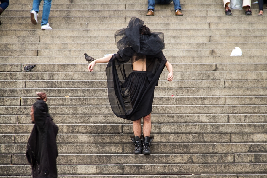 O artista Yuri Tripodi