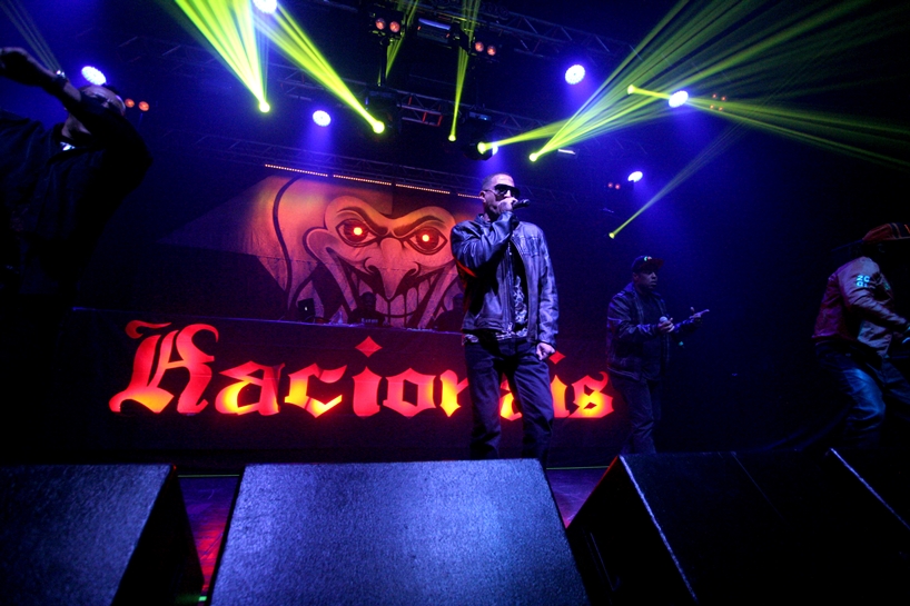 Para encerar, "Vida Loka Pt.2" foi acompanhada de muitas garrafas de espumante estouradas em direção ao público e a certeza de que, mesmo sem os famosos discursos do coletivo, a música fala por si