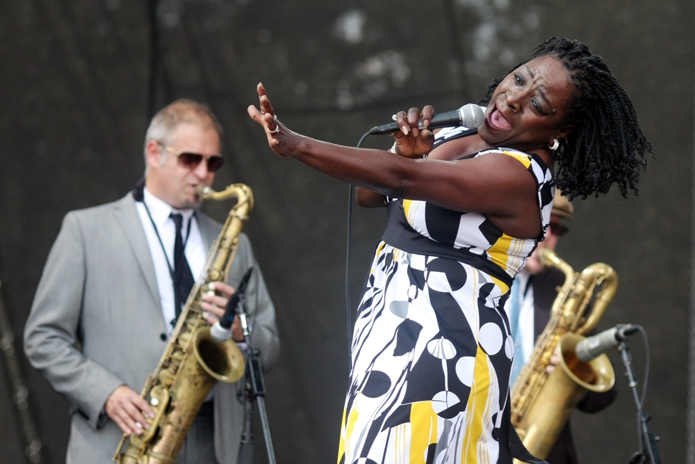 A cantora norte-americana de soul Sharon Jones