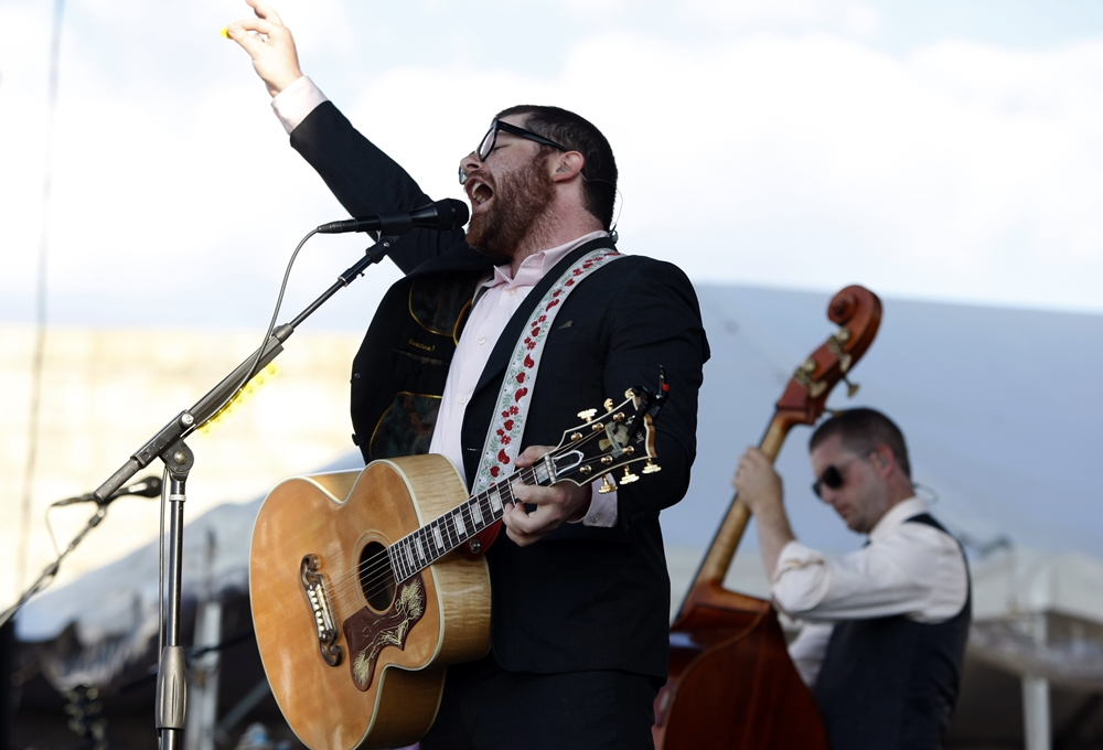 Colin Meloy à frente do The Decemberists