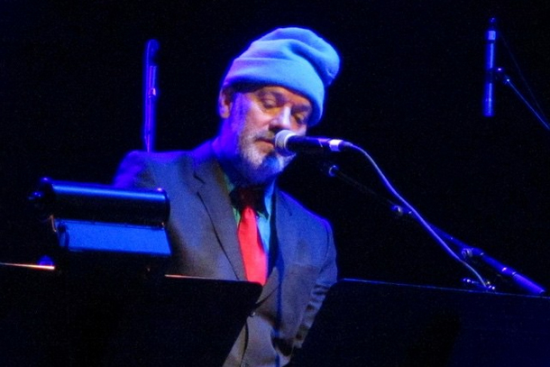 Michael Stipe em show surpresa de abertura para Patti Smith no Webster Hall (Nova York)