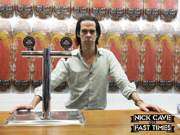 Nick Cave com seu skate