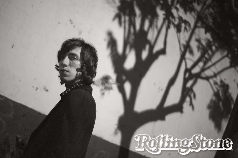 Voando Sozinho  Strausz aposta na diversidade em álbum.