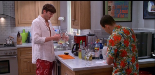 Garrafa de 51 no cenário de Two and a half Men.