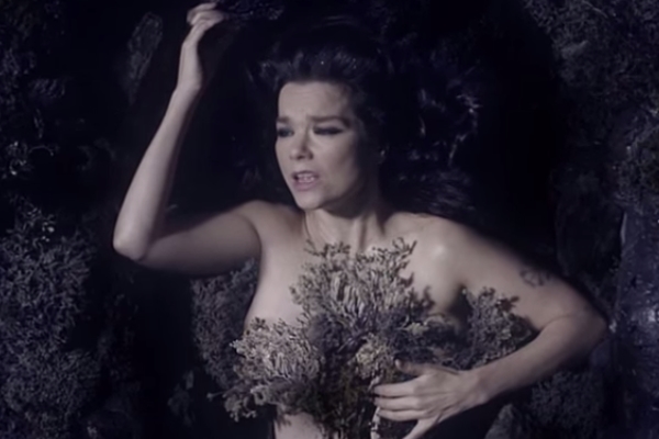 Trecho de "Black Lake"