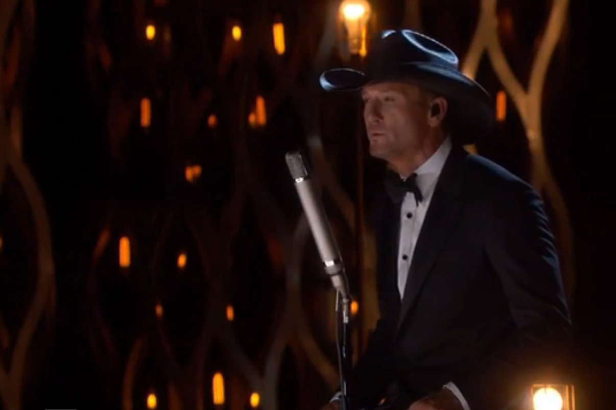 Tim McGraw canta “I'm Not Going to Miss You”, de Glen Campbell, no Oscar 2015