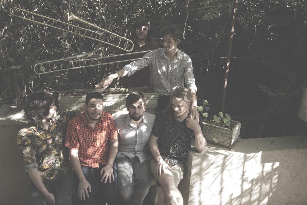 O grupo curitubano Trombone de Frutas