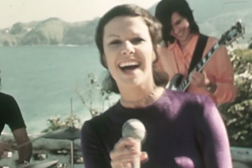 Elis Regina cantando no Rio de Janeiro