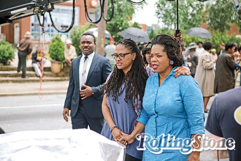 A diretora com Oprah no set de Selma.
