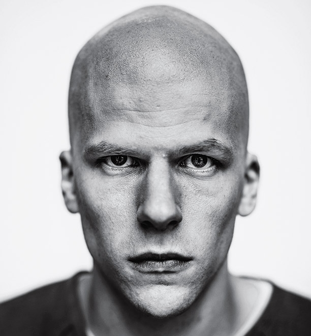 O ator Jesse Eisenberg como o vilão Lex Luthor em Batman e Superman: Alvorecer da Justiça