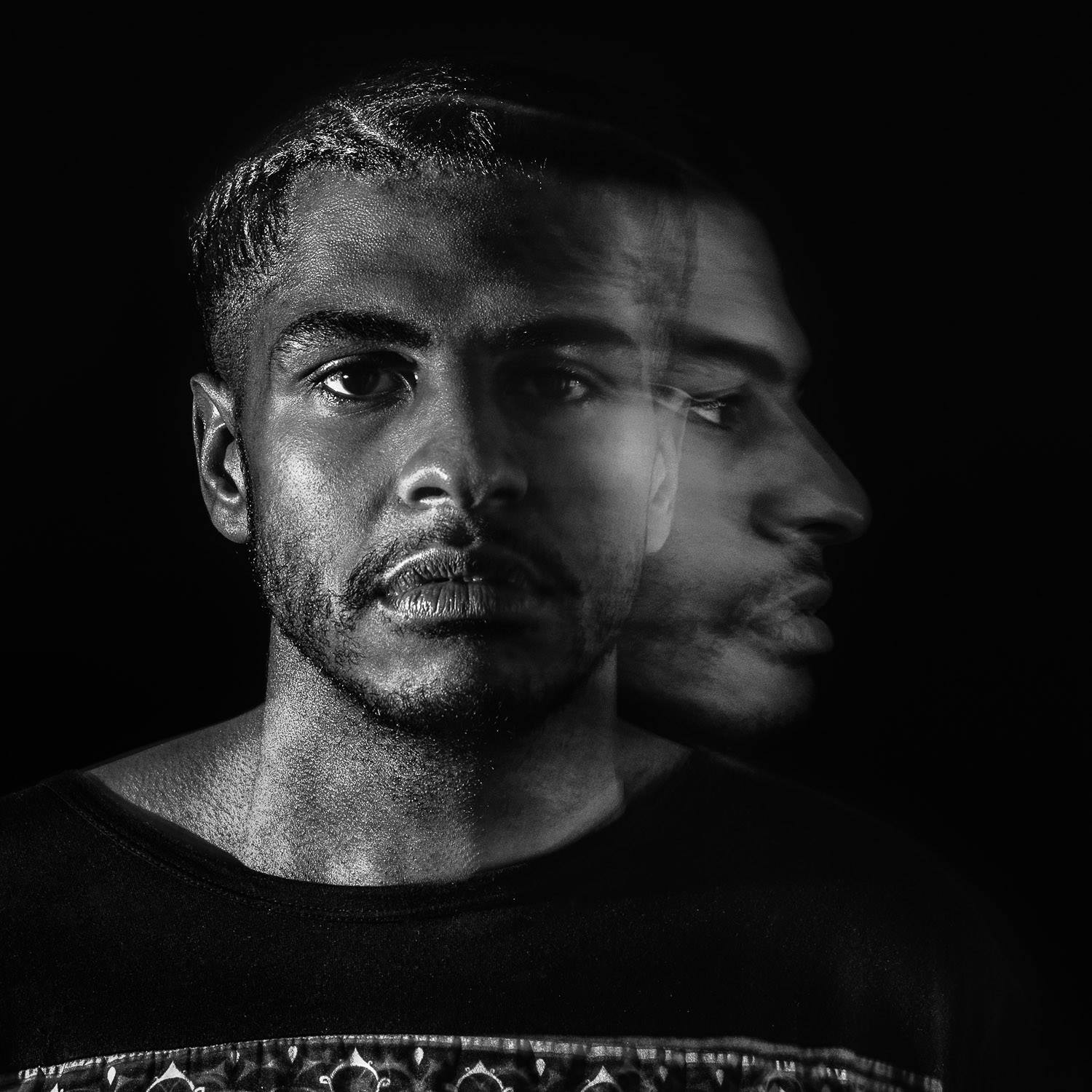 O rapper Rico Dalasam em ensaio clicado pelo fotógrafo Gabriel Quintão