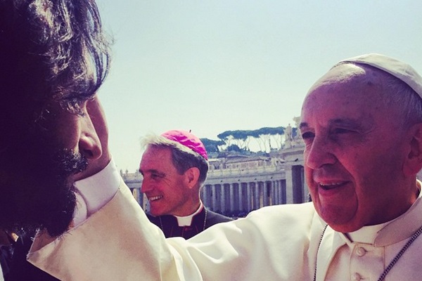 Encontro foi registrado pela atriz Nazanin Boniadi no Instagram