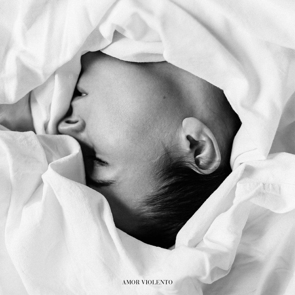 Capa de Amor Violento, do Quarto Negro