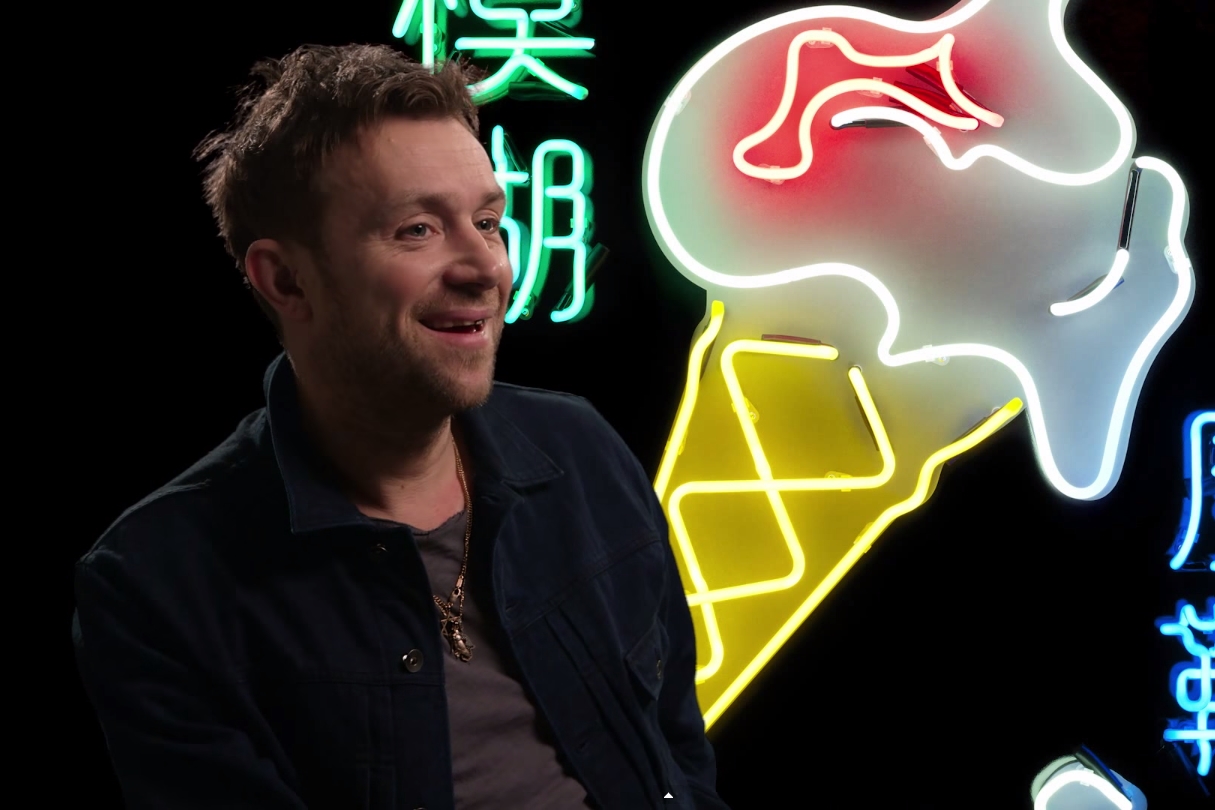 Damon Albarn em cena do documentário The Magic Whip: Made in Hong Kong.