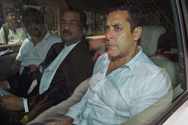 Ator indiano em dia de julgamento, durante março de 2015