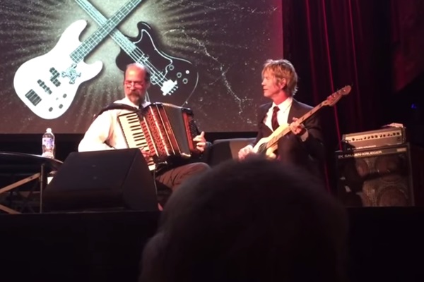 Artistas durante encontro em 17 de maio de 2015, em Seattle