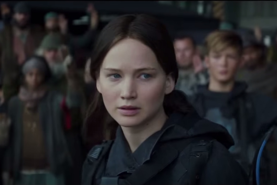 Katniss Everdeen (Jennifer Lawrence) em trailer de Jogos Vorazes: A Esperança - Parte 2