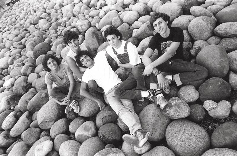 O Barão Vermelho em formação clássica: Maurício Barros, Frejat, Cazuza, Dé Palmeira e Guto Golffi.