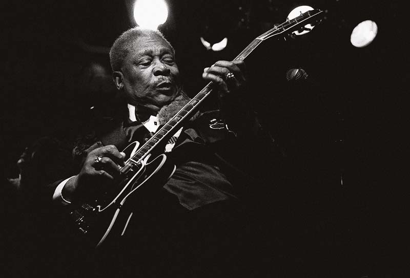 ETERNO
King tira sons de Lucille