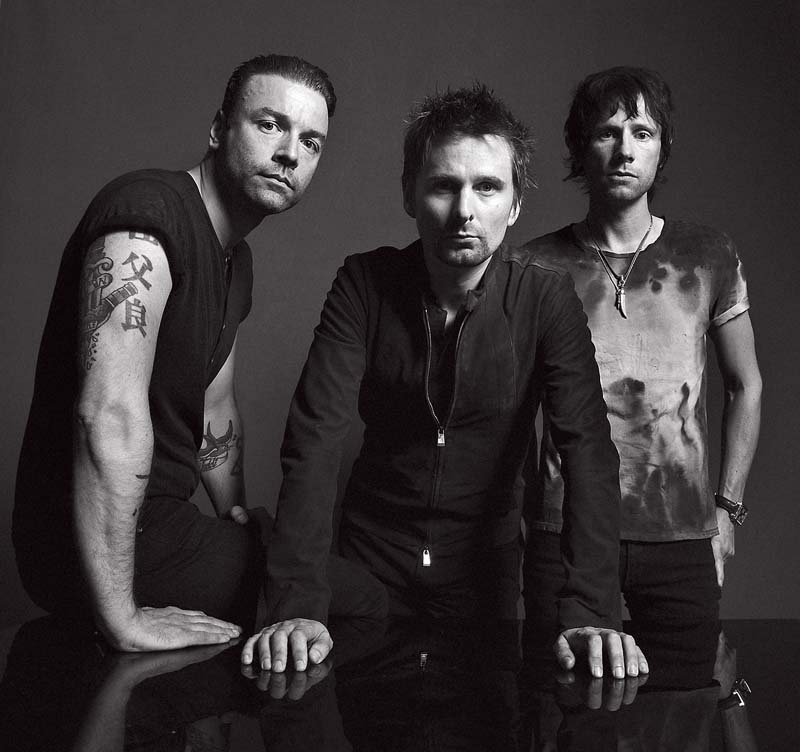 Wolstenholme, Matt Bellamy e Dominic Howard, do Muse, se desafiaram no novo disco.