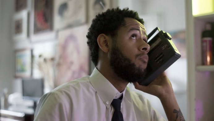 O rapper Emicida no clipe de "Boa Esperança"