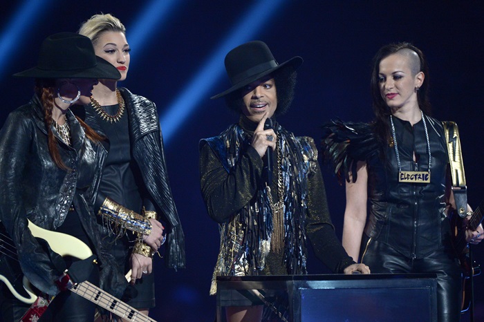 Prince e 3rdEyeGirl no BRIT Awards 2014.
