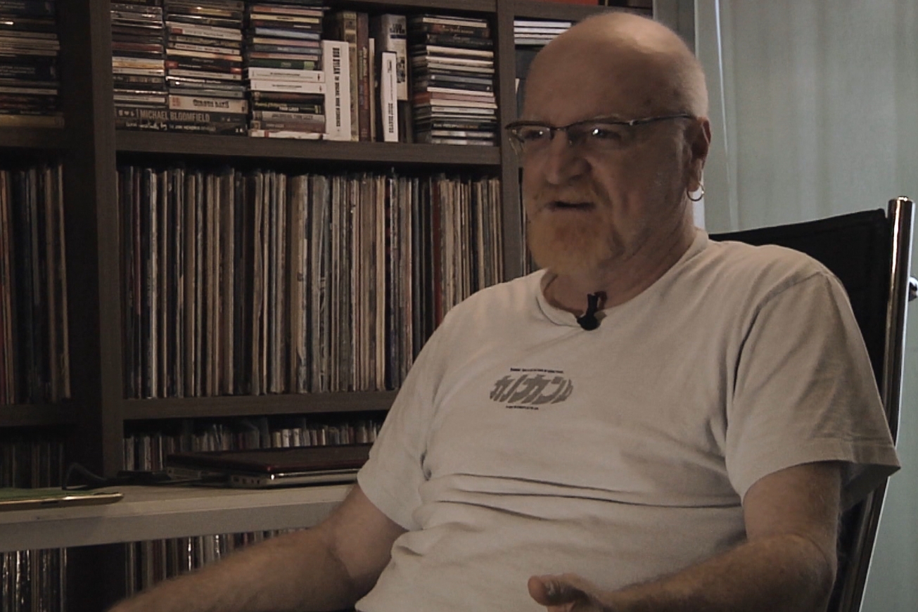 Kid Vinil em cena da série O Outro Lado do Disco, do Canal Brasil