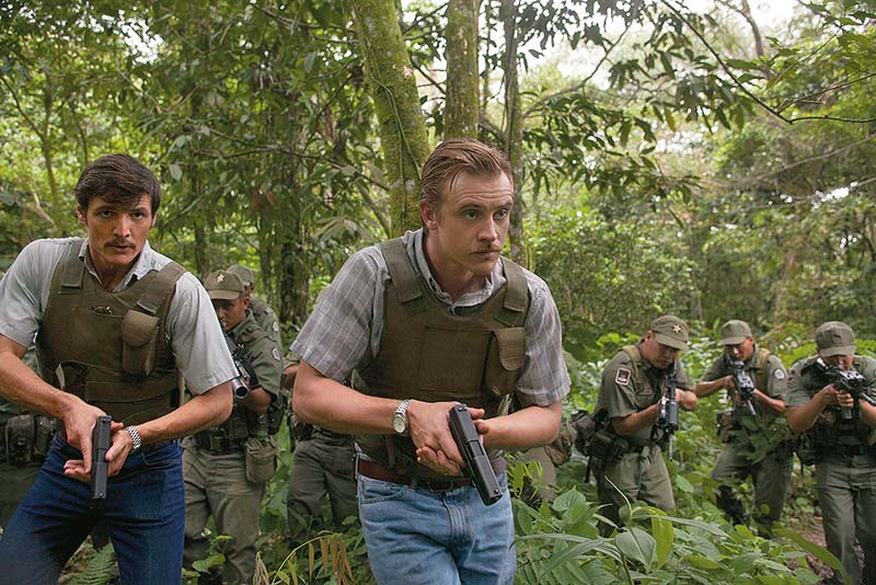 Pedro Pascal e Boyd Holbrook interpretam agentes da DEA em Narcos