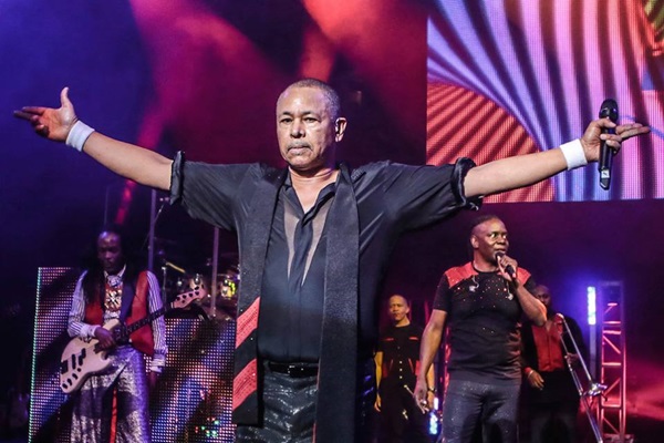 Galeria - Dez piores ex-nomes de bandas famosas - Earth, Wind and Fire