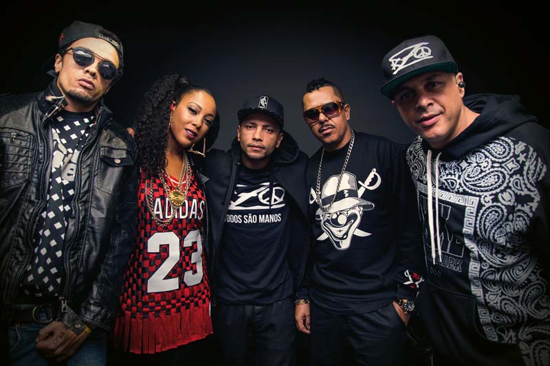 (Da esq. p/ a dir.) Calado, Negra Li, DJ Cia, Helião e Sandrão (RZO)