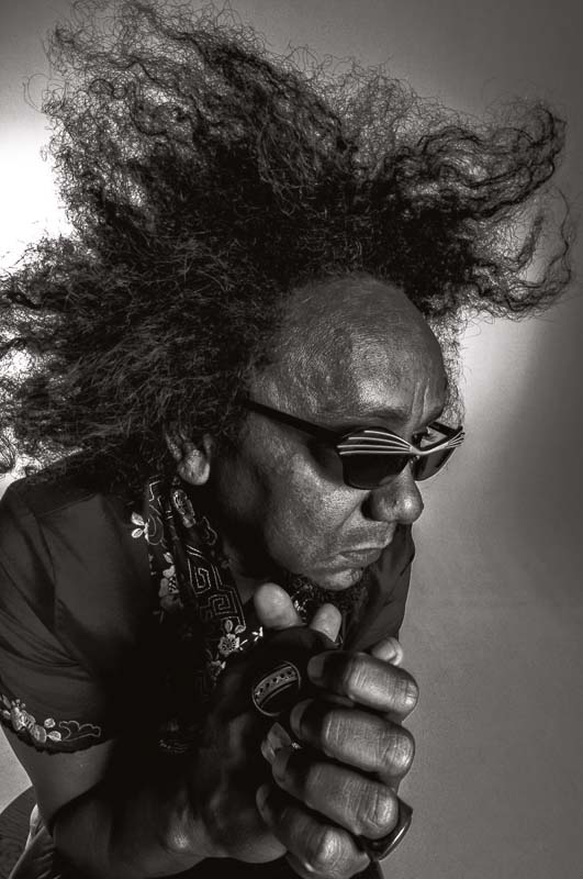 Chico César segue questionando