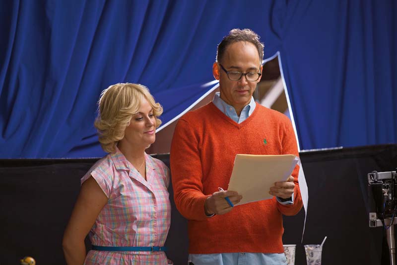 Amy Poehler e o diretor e corroteirista, David Wain, nos bastidores de Wet Hot American Summer: First Day of Camp