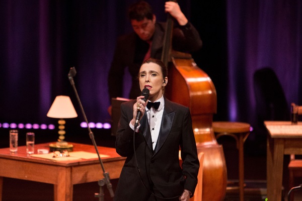 Adriana Calcanhotto na gravação do show Loucura