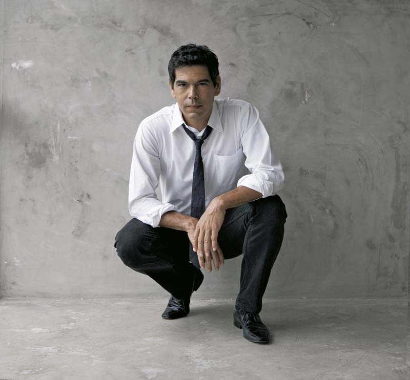 Villa-Lobos tece críticas à política e reflete sobre o rock