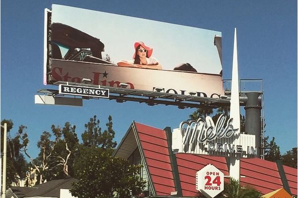 Imagem usada por Lana Del Rey para divulgar pelo Instagram a data do lançamento de Honeymoon