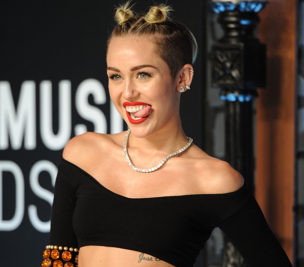 Galeria - línguas mais famosas - Miley Cyrus