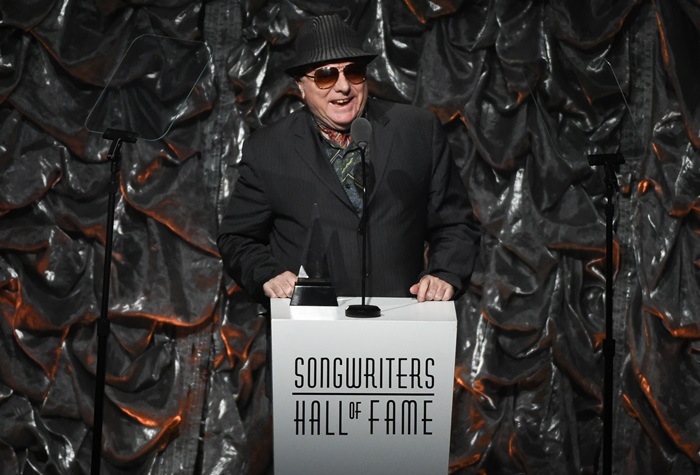 O cantor e compositor Van Morrison.