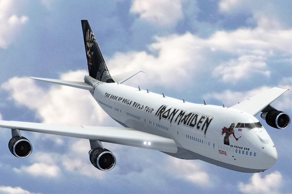 Iron Maiden e seu avião customizado para a turnê do disco The Book of Souls