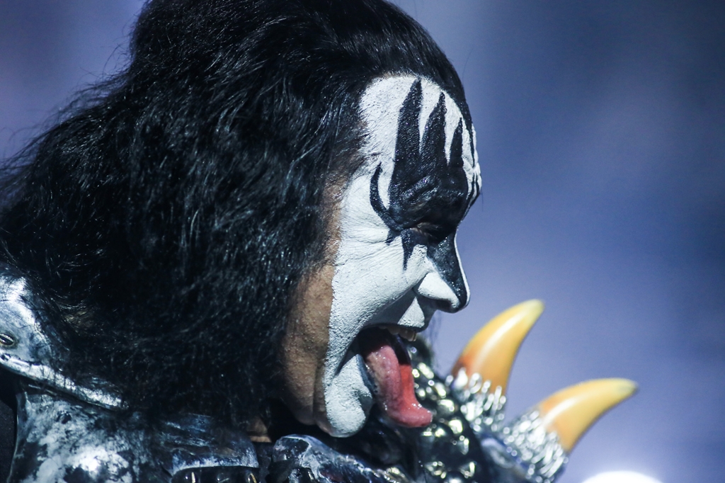 Galeria - Gene Simmons opina - abre