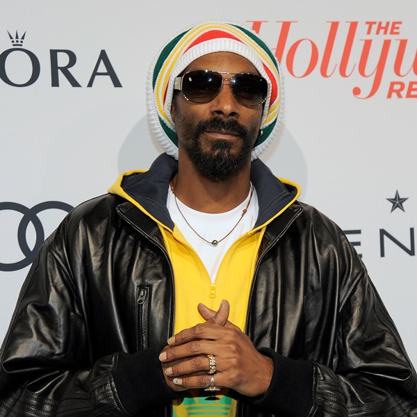 Snoop Dogg    Não tem nem graça brincar de adivinhar qual a primeira medida anunciada pelo presidente Snoop Dogg, tem?