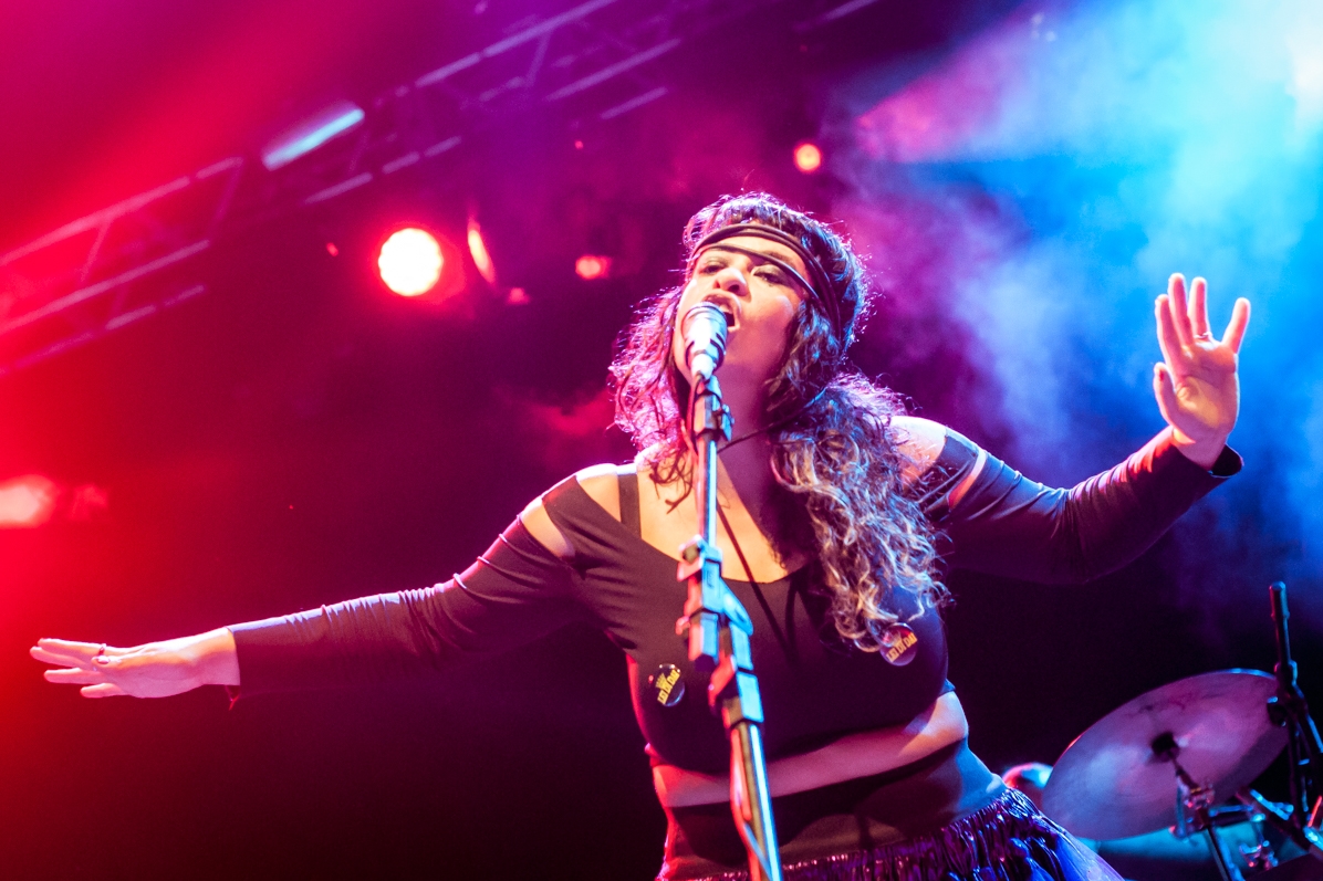 Tulipa Ruiz no segundo dia de Vaca Amarela 2015