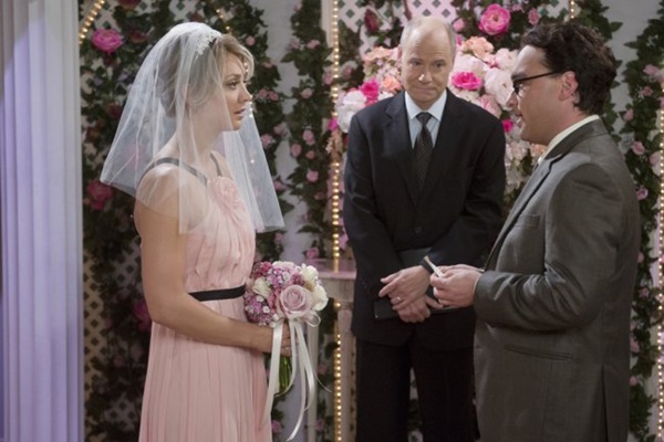 Leonard (Johnny Galecki) e Penny (Kaley Cuoco-Sweeting) em The Big Bang Theory