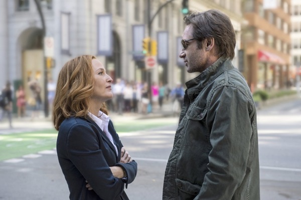 Gillian Anderson e David Duchovny na nova temporada de Arquivo X
