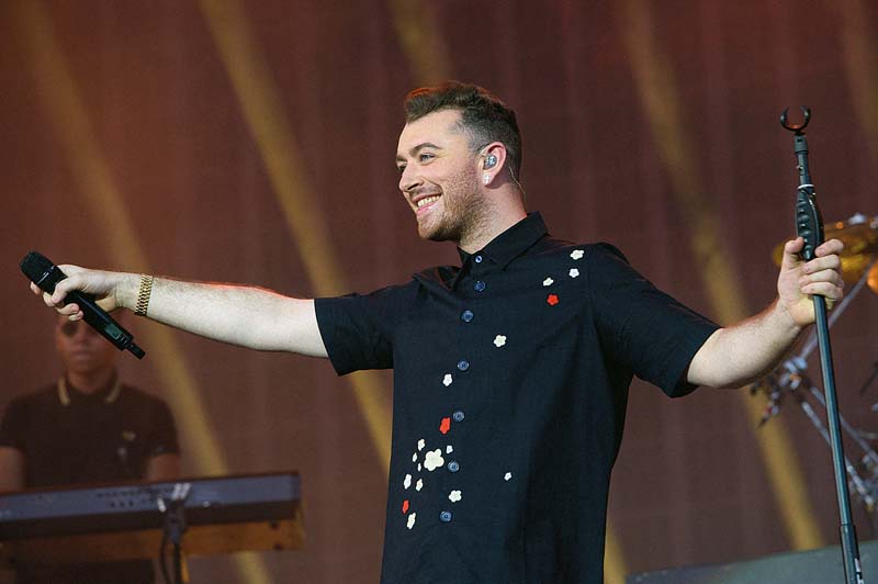 Sam Smith não escapou dos brutamontes anônimos.