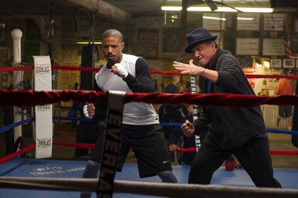 Michael B. Jordan e Sylvester Stalloone em Creed: Nascido para Lutar