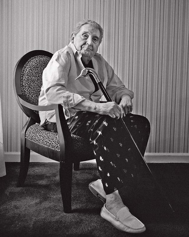 DURO NA QUEDA  Lewis fotografado na casa dele, no fim do ano passado.