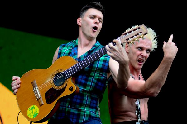 João e Supla com o Brothers of Brazil no Rock in Rio 2015